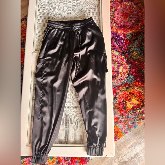 Glam size m satin jogger, pants black - Picture 8 of 8